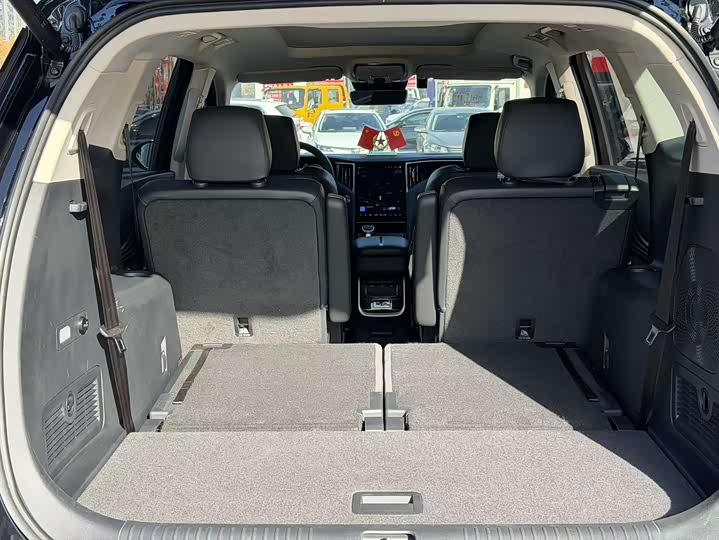 Hongqi HS7 2023 2023款 2.0T 自动两驱旗享版 六座