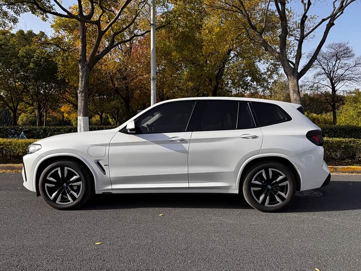 2024 BMW iX3