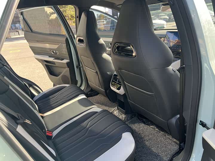 Jetour Shanhai L6 2024 2024款 1.5TD DHT ULTRA