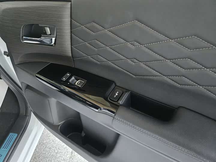 Honda Elysion 2024 2024款 2.0L e:HEV 豪华版