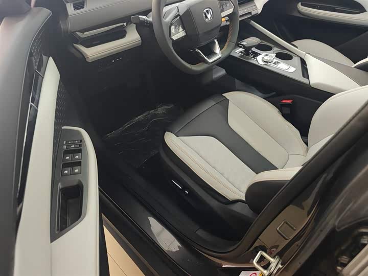 Changan UNI-V Hybrid 2024 2024款 蓝鲸智电iDD 136km 智酷型