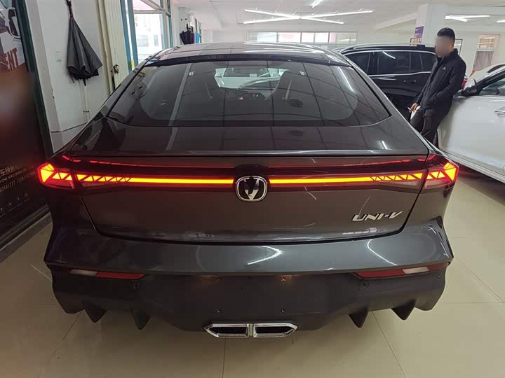 Changan UNI-V Hybrid 2024 2024款 蓝鲸智电iDD 136km 智酷型