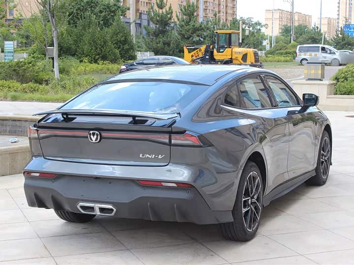 Changan UNI-V Hybrid 2024 2024款 蓝鲸智电iDD 136km 智酷型