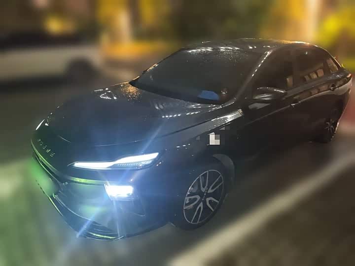 Roewe D6 2025 2025款 450km 尊享版