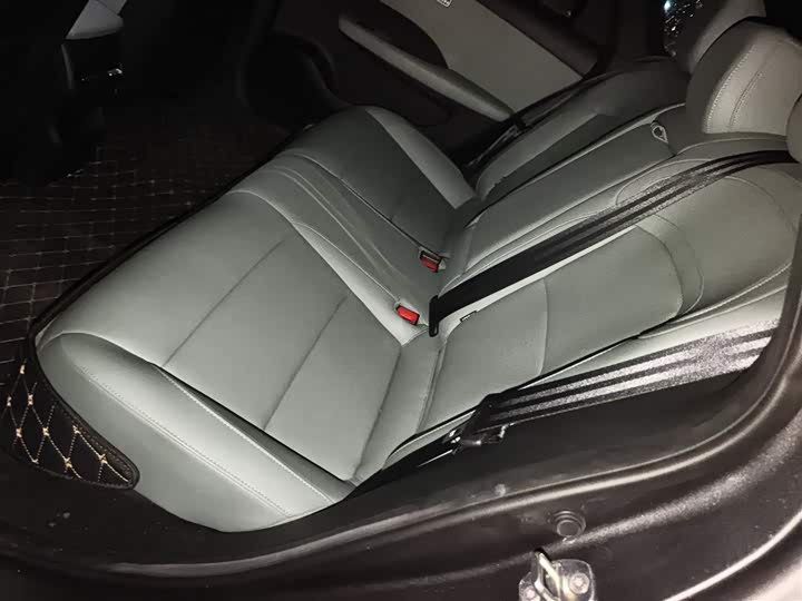 Roewe D6 2025 2025款 450km 尊享版