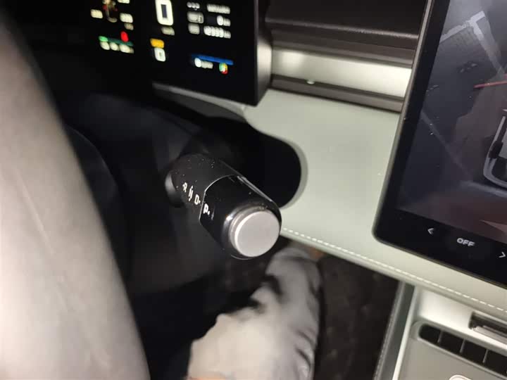 Roewe D6 2025 2025款 450km 尊享版