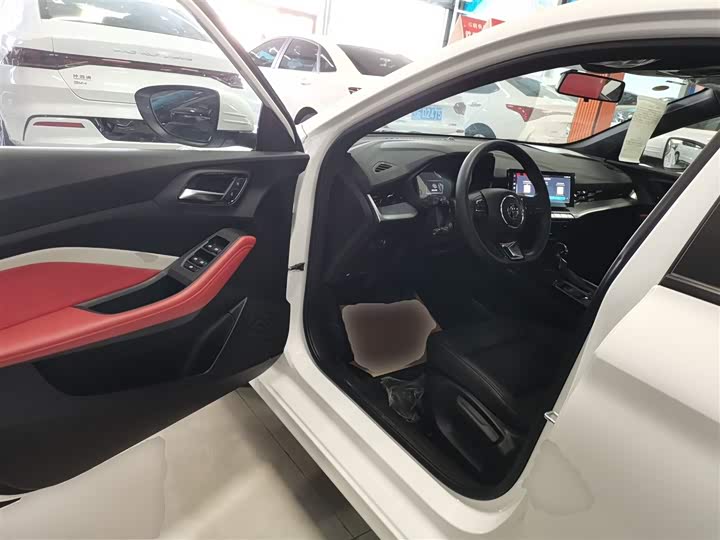MG Motor 5 2023 2023款 180DVVT CVT豪华版