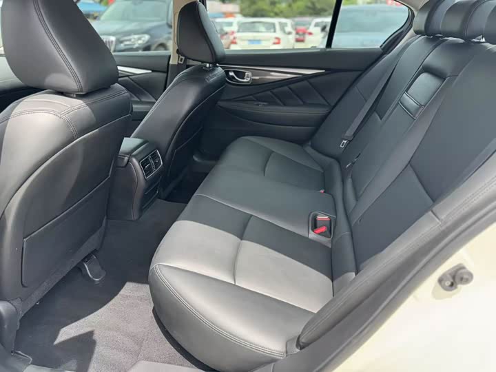 Infiniti Q50L 2022 2022款 2.0T 舒适版