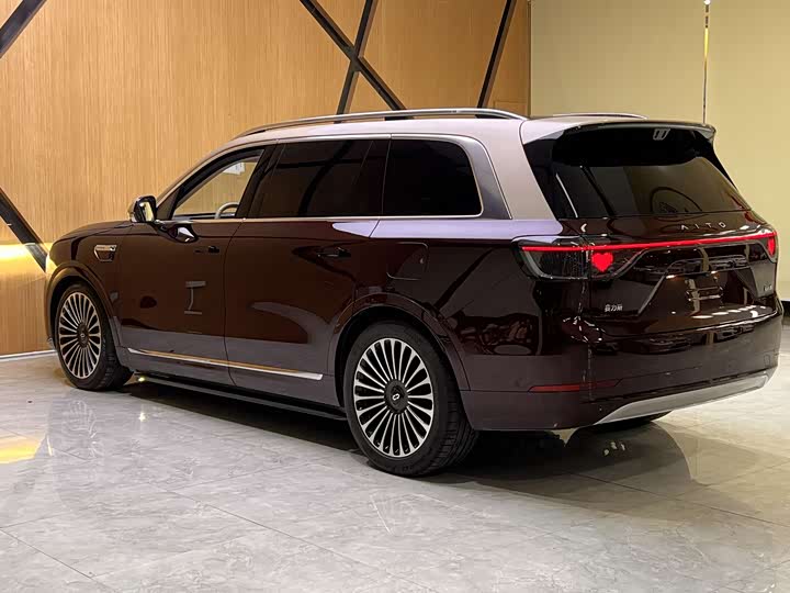 Aito M9 2025 2025款 增程 Ultra版 52kWh 6座版