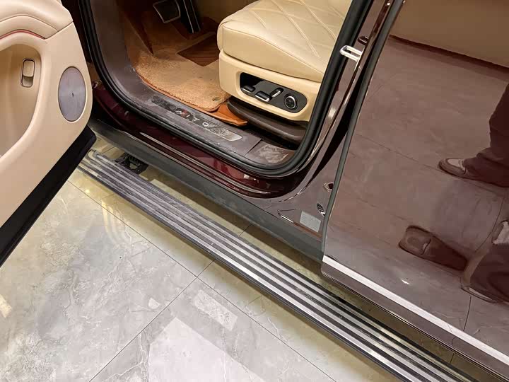 Aito M9 2025 2025款 增程 Ultra版 52kWh 6座版