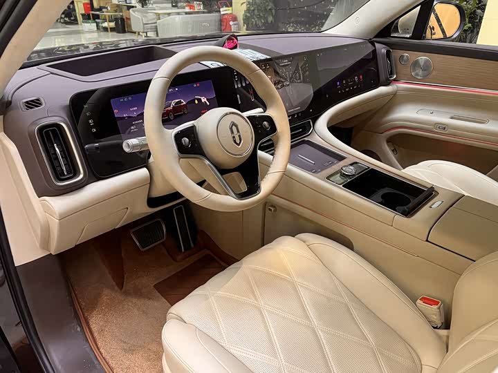 Aito M9 2025 2025款 增程 Ultra版 52kWh 6座版