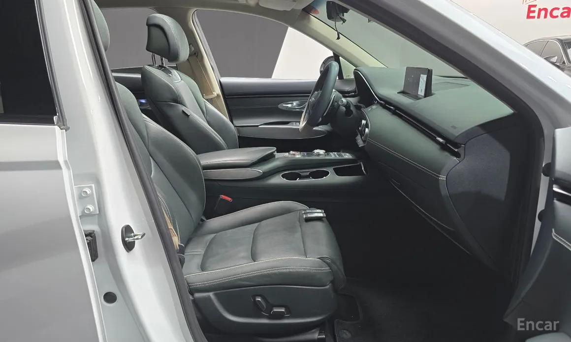 Genesis GV70 2022 e-AWD