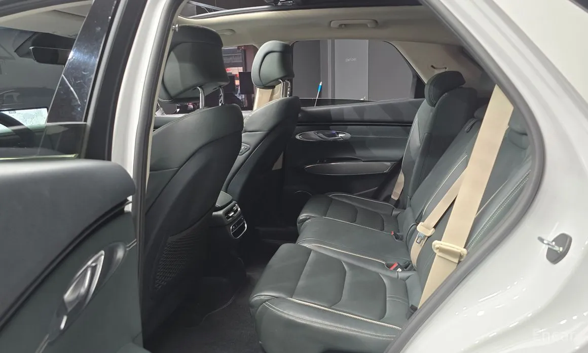 Genesis GV70 2022 e-AWD