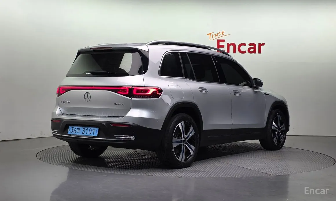 2022 Mercedes-Benz EQB