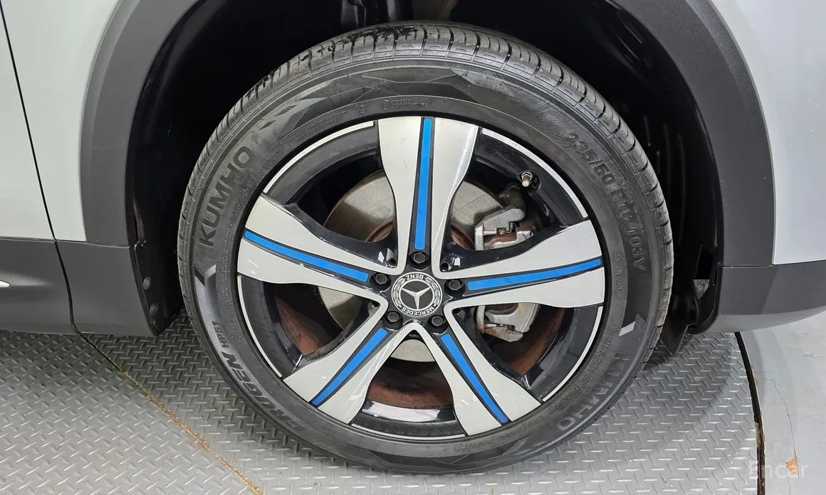 2022 Mercedes-Benz EQB