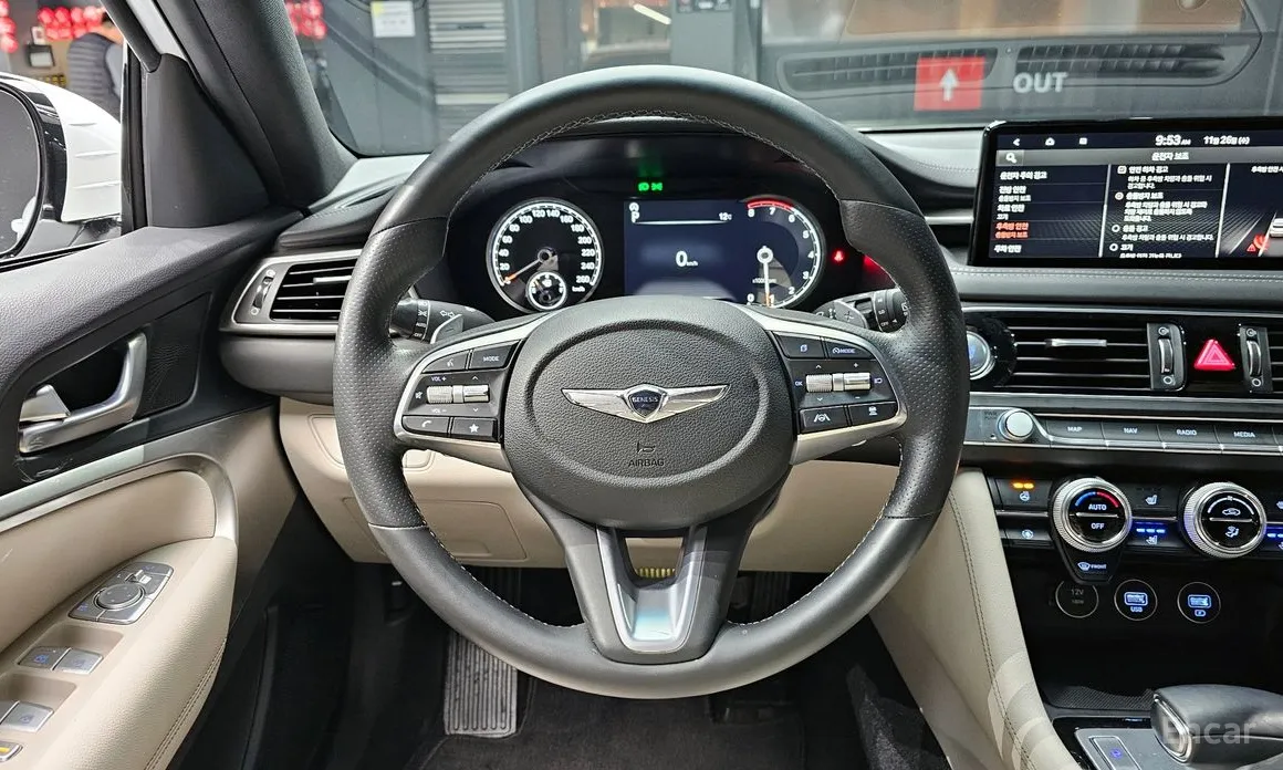Genesis G70 2022 Gasoline 2.0T 2WD