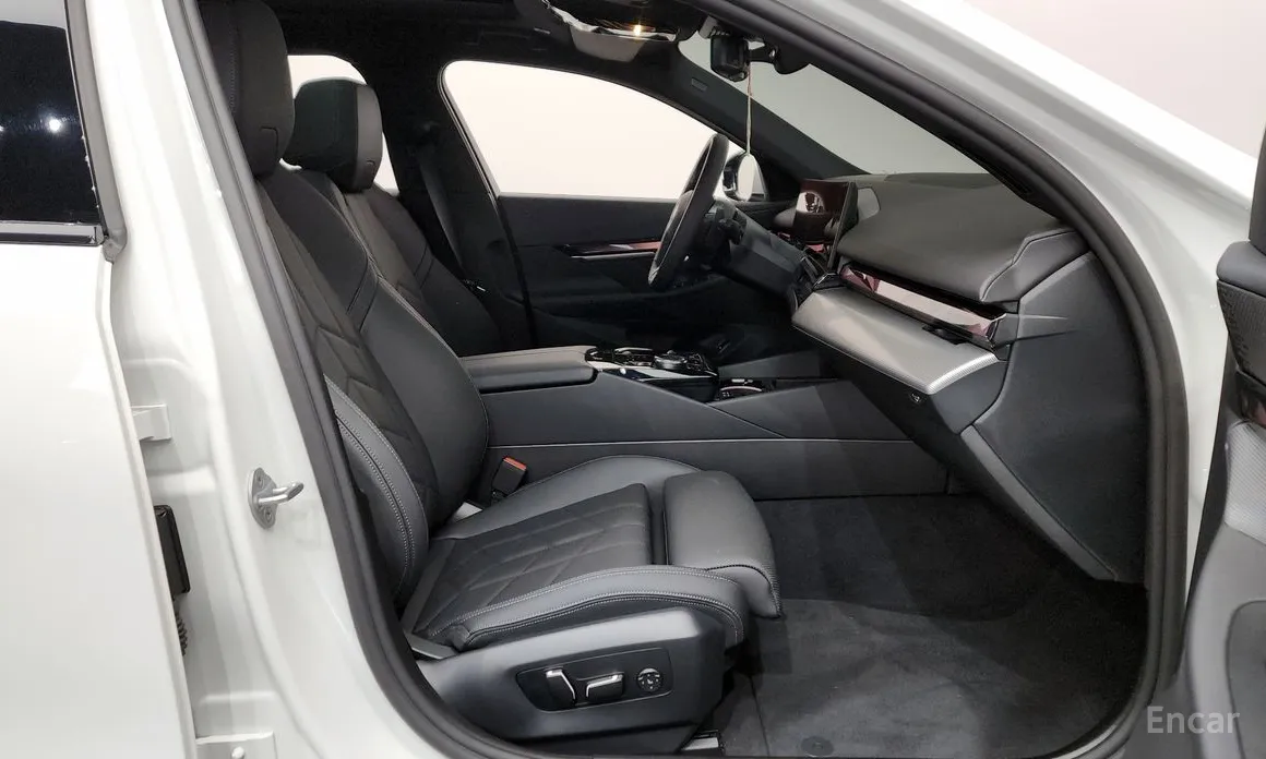 BMW 5 Series 2023 520i M Sport