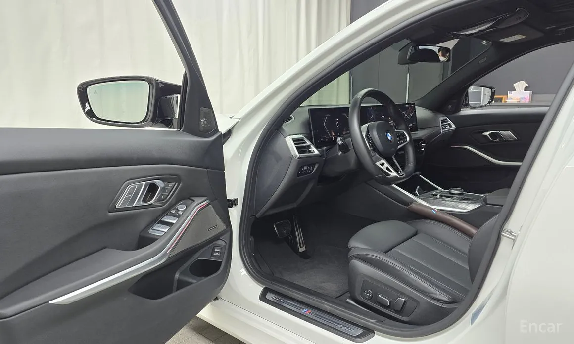 BMW 3 Series 2019 320i Touring M Sports