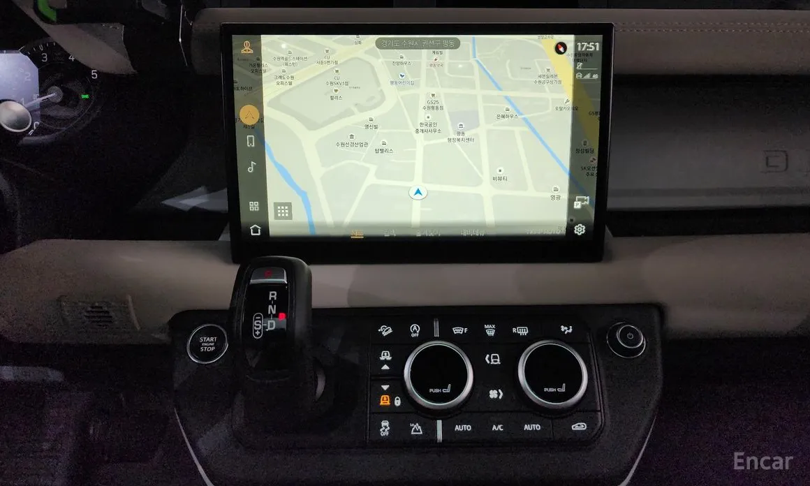 Land Rover Defender 2020 110 P300 X-Dynamic SE