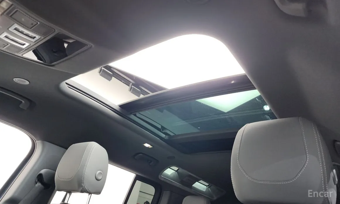 Land Rover Defender 2020 110 P300 X-Dynamic SE