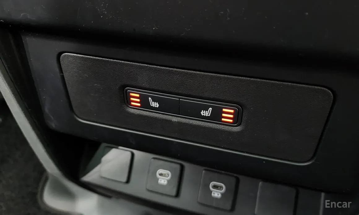 Land Rover Defender 2020 110 P300 X-Dynamic SE