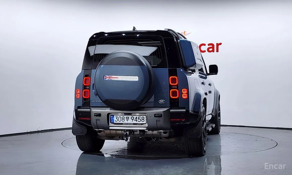 Land Rover Defender 2020 110 P300 X-Dynamic SE