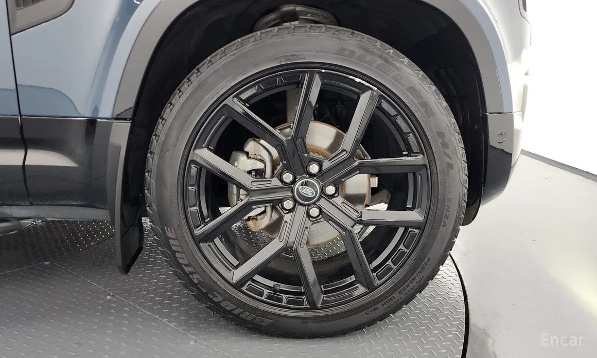 Land Rover Defender 2020 110 P300 X-Dynamic SE