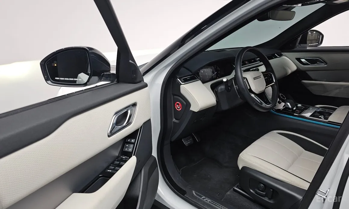 Land Rover Range Rover Velar 2017 2.0 P250 R-Dynamic SE