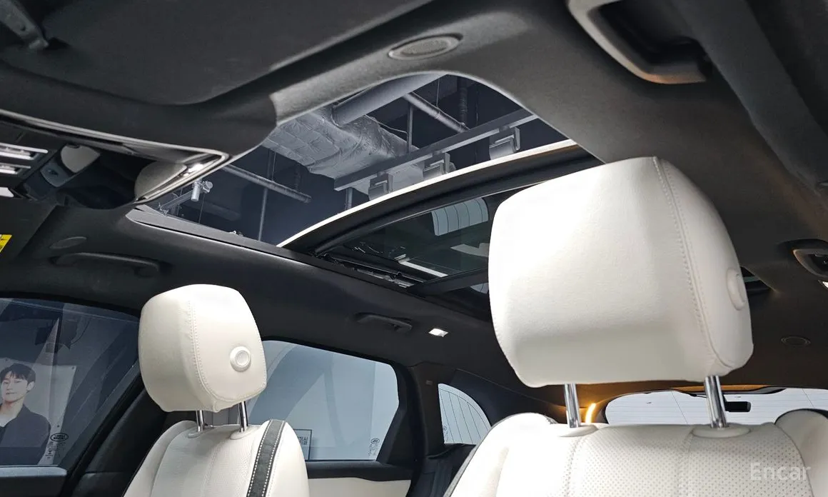 Land Rover Range Rover Velar 2017 2.0 P250 R-Dynamic SE