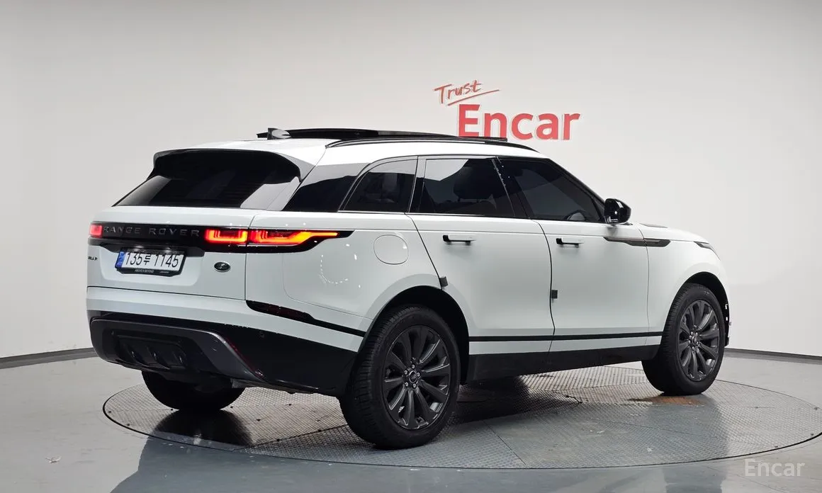 Land Rover Range Rover Velar 2017 2.0 P250 R-Dynamic SE