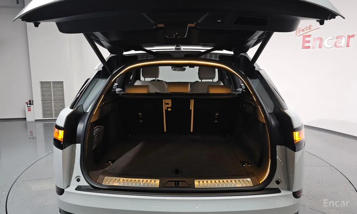 Land Rover Range Rover Velar 2017 2.0 P250 R-Dynamic SE