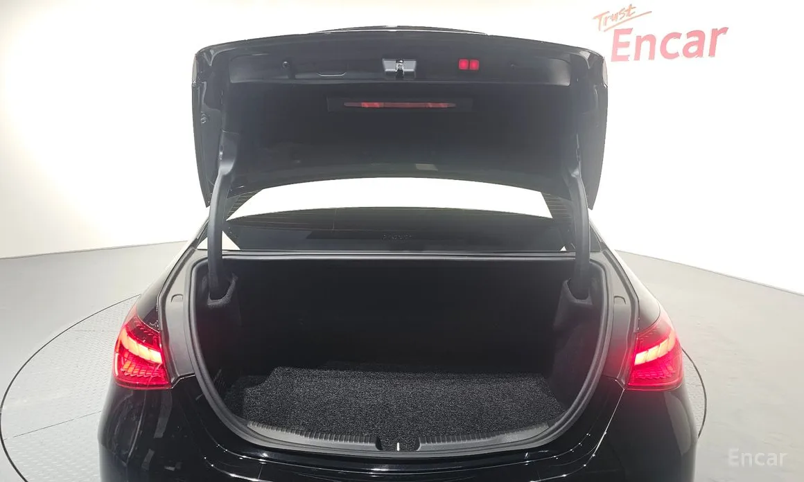 Mercedes-Benz C-Class 2022 C300 4MATIC AMG Line