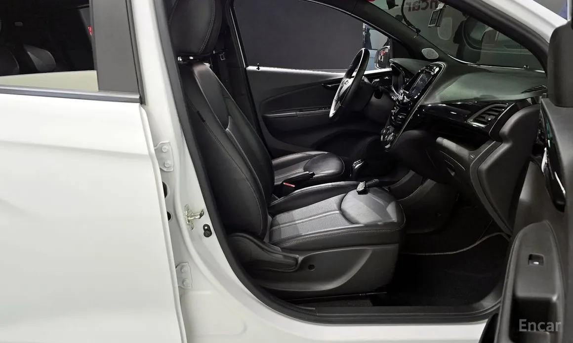 Chevrolet Spark 2018 Red Pick Edition