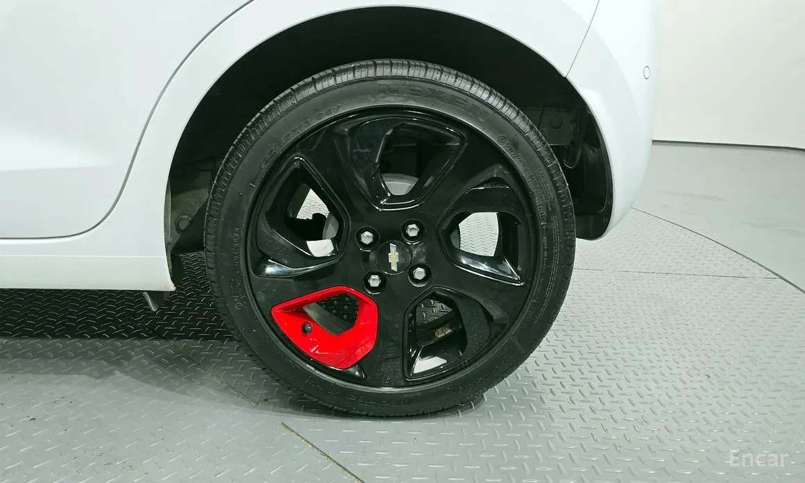 Chevrolet Spark 2018 Red Pick Edition