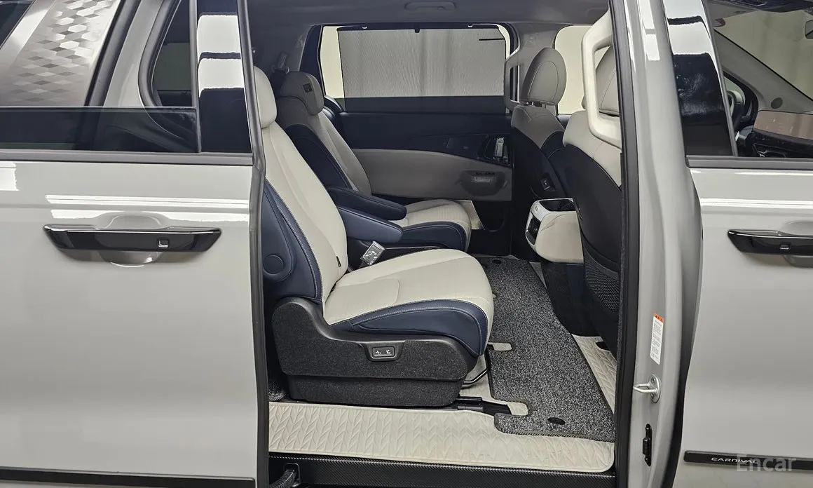 Kia Carnival 2023 HEV 9seater Gravity