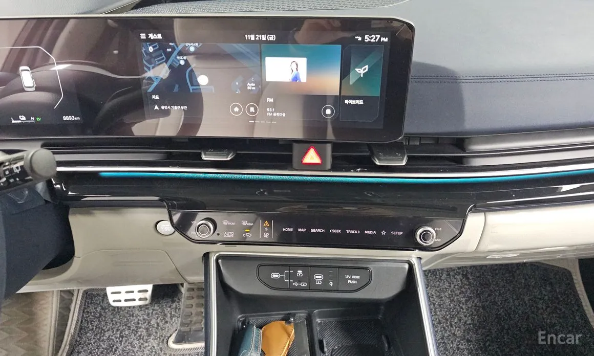 Kia Carnival 2023 HEV 9seater Gravity