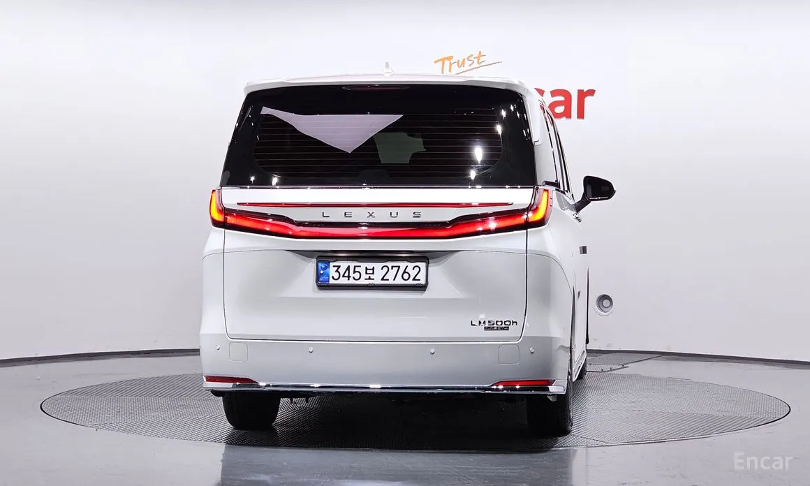 2024 Lexus LM