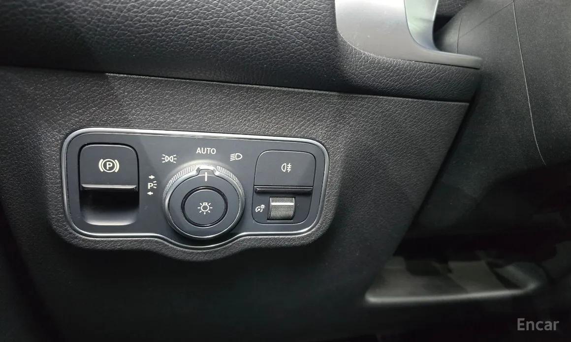 Mercedes-Benz GLB-Class 2020 GLB250 4MATIC