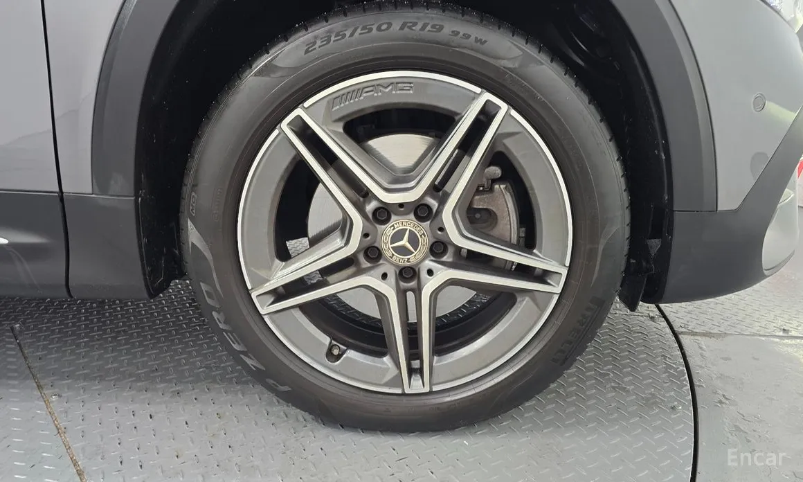 Mercedes-Benz GLB-Class 2020 GLB250 4MATIC