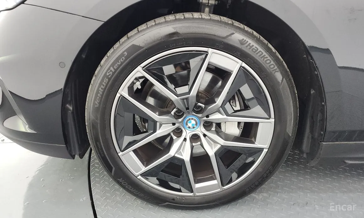 BMW i5 2023 eDrive 40