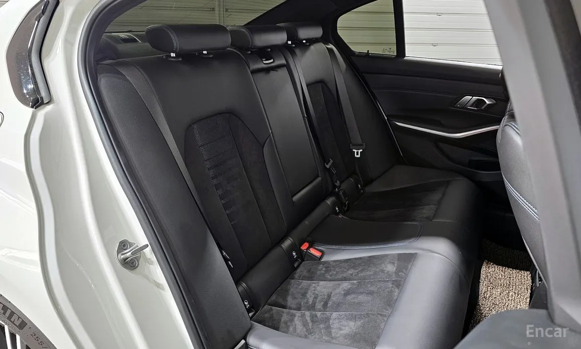 BMW 3 Series 2019 320i M Sport