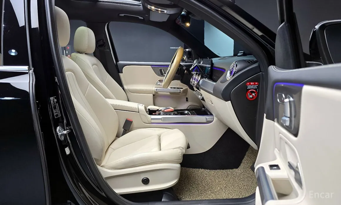 Mercedes-Benz GLB-Class 2020 GLB220