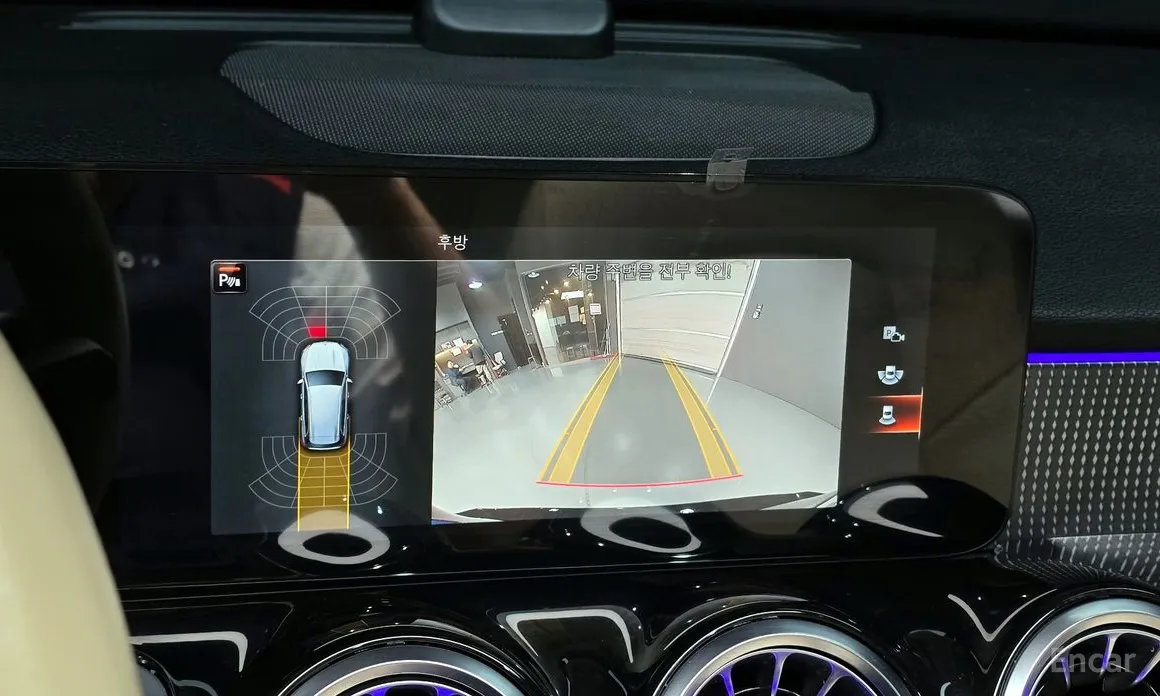 Mercedes-Benz GLB-Class 2020 GLB220