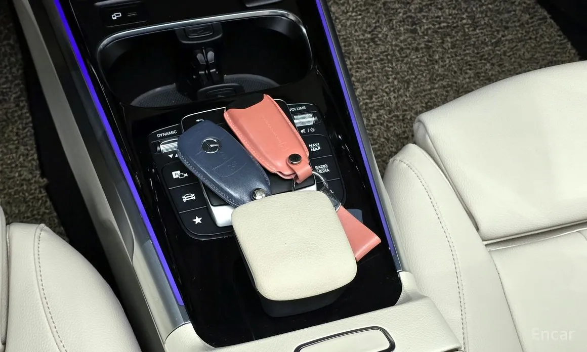 Mercedes-Benz GLB-Class 2020 GLB220