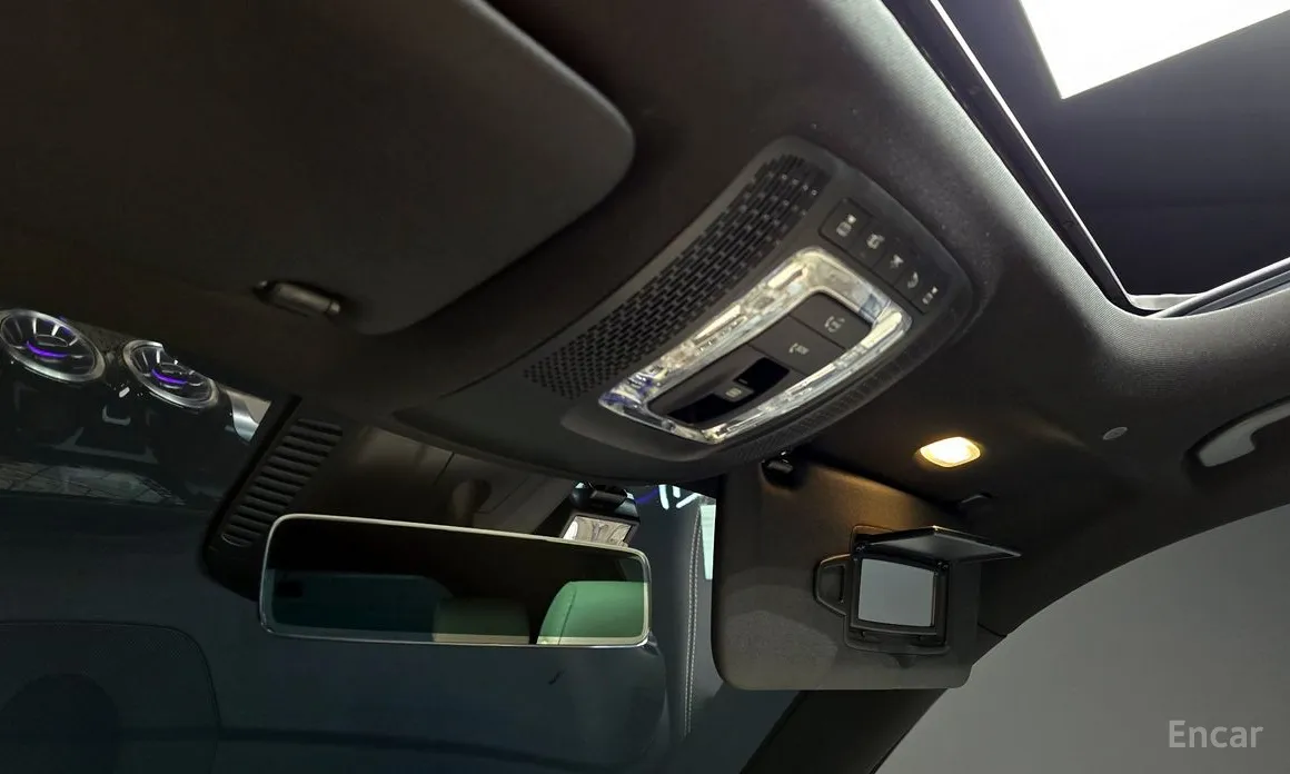 Mercedes-Benz GLB-Class 2020 GLB220