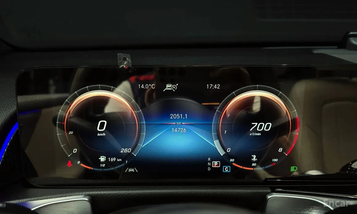 Mercedes-Benz GLB-Class 2020 GLB220