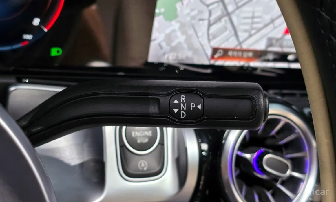 Mercedes-Benz GLB-Class 2020 GLB220