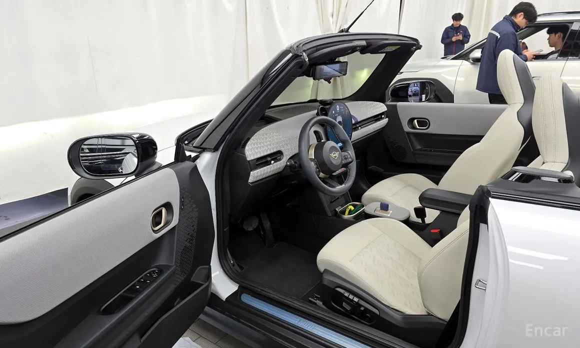 Mini Cooper Convertible 2025 Favoured