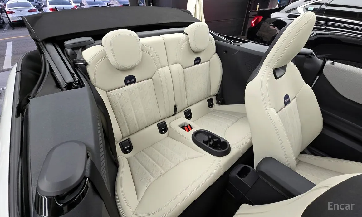 Mini Cooper Convertible 2025 Favoured