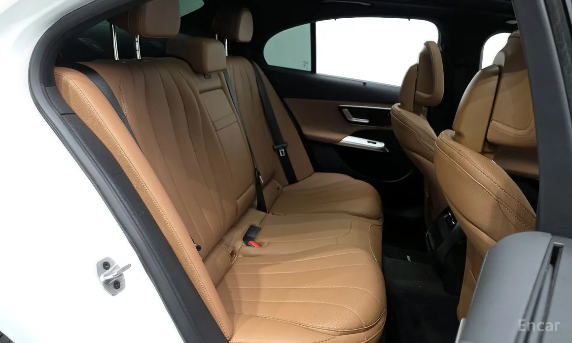 Mercedes-Benz E-Class 2024 E200 Avantgarde Limited